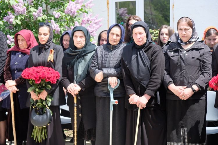 В Дагестане открыли мемориальный комплекс сотруднику СОБР Росгвардии