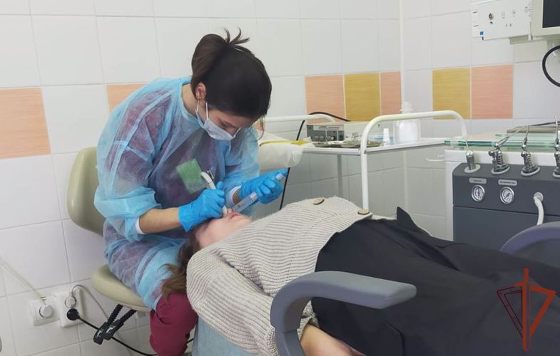 На Урале росгвардейцы поздравили медицинских сестёр с профессиональным праздником