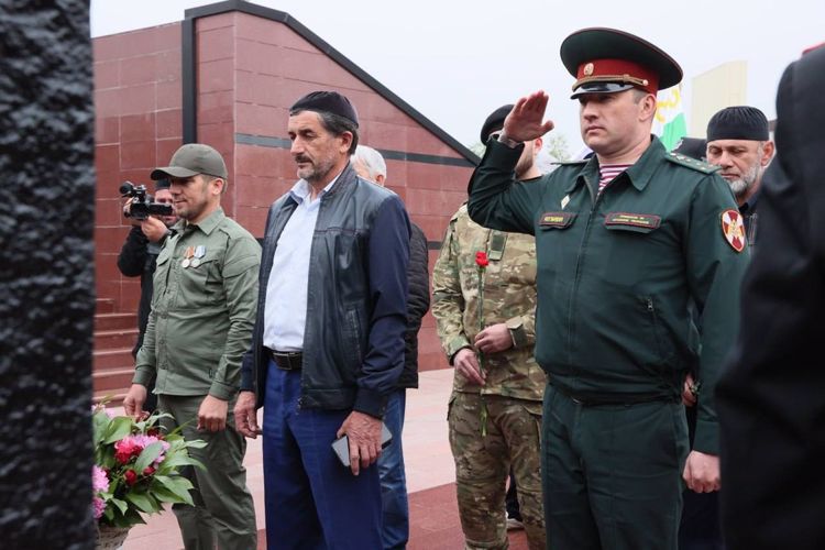 Сотрудники Управления Росгвардии по Чеченской Республике принимают участие в автопробеге «От Героя к Герою»