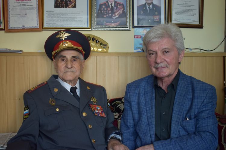 В Дагестане росгвардейцы поздравили ветеранов Великой Отечественной войны с Днем Победы