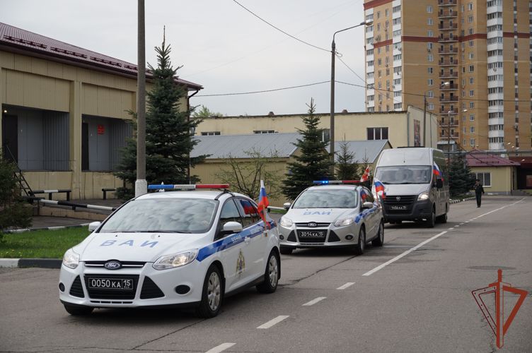 Автопробег Росгвардии «Вахта памяти. сыны Великой Победы» стартовал в Москве 