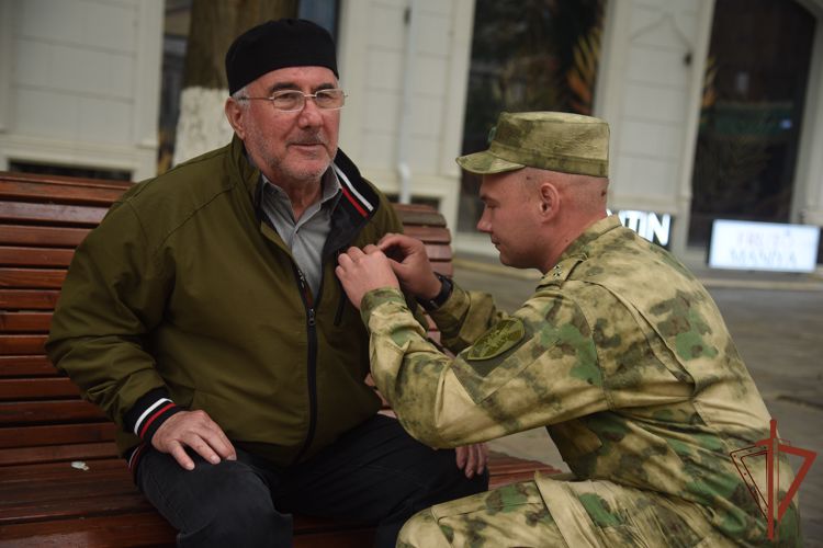 Военнослужащие Росгвардии присоединились к акции «Георгиевская лента» в Чеченской республике»