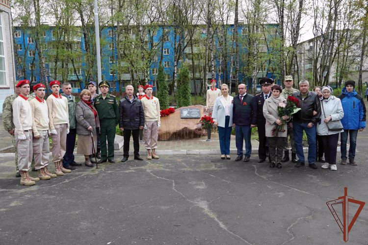 Память погибшего офицера Росгвардии увековечена в Иванове