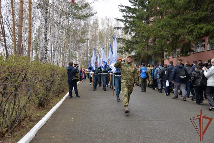 Личный состава Уральского округа Росгвардии принял участие в спортивном празднике по случаю 100-летия «Динамо»