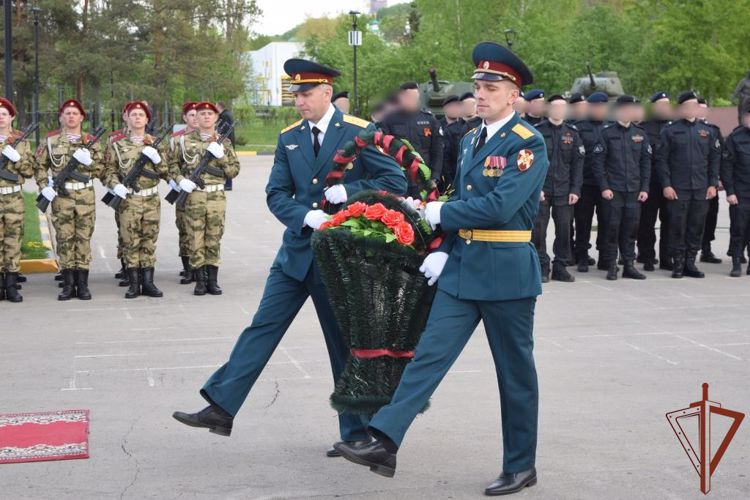 В Нижнем Новгороде  состоялся посвященный Дню Победы торжественный митинг 
