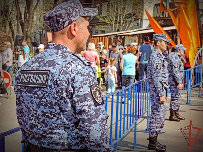 Росгвардия обеспечила безопасность празднования Дня Победы в регионах Сибири