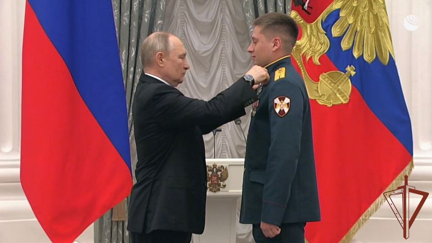 Президент Российской Федерации вручил госнаграду росгвардейцу - участнику специальной военной операции