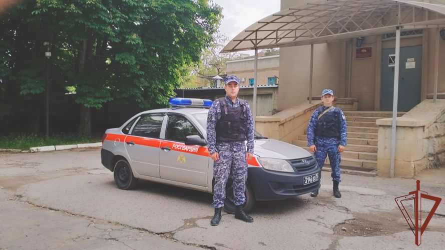 Росгвардеец оказал медпомощь пострадавшему в ДТП пожилому жителю Кисловодска