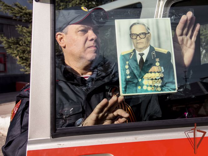 Росгвардейцы поддержали Всероссийскую акцию «Бессмертный автополк» в Сибири