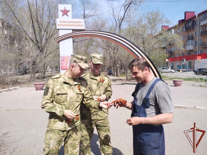Росгвардейцы Сибирского округа присоединились ко Всероссийским патриотическим акциям в преддверии Дня Победы