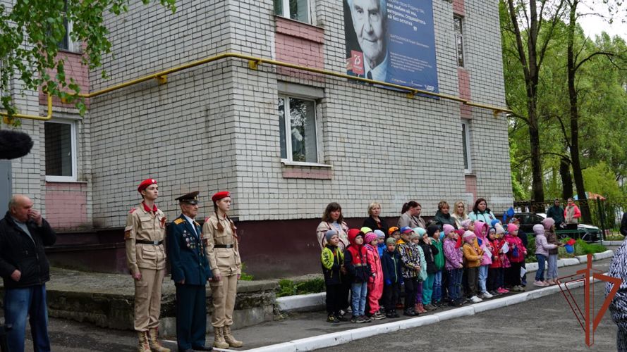 Росгвардейцы Центрального округа поздравили ветеранов Великой Отечественной войны с Днём Победы