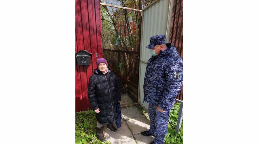 Сотрудники ЦСН ВО Росгвардии поздравили ветеранов Великой Отечественной войны с 78-летием Победы