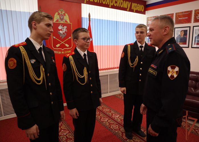 Профориентационные мероприятия для молодёжи проводят росгвардейцы в Сибири