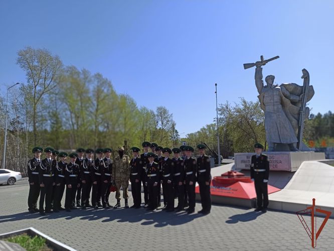 Росгвардейцы и воспитанники подшефных учебных заведений приняли участие в патриотических акциях в канун Дня Победы