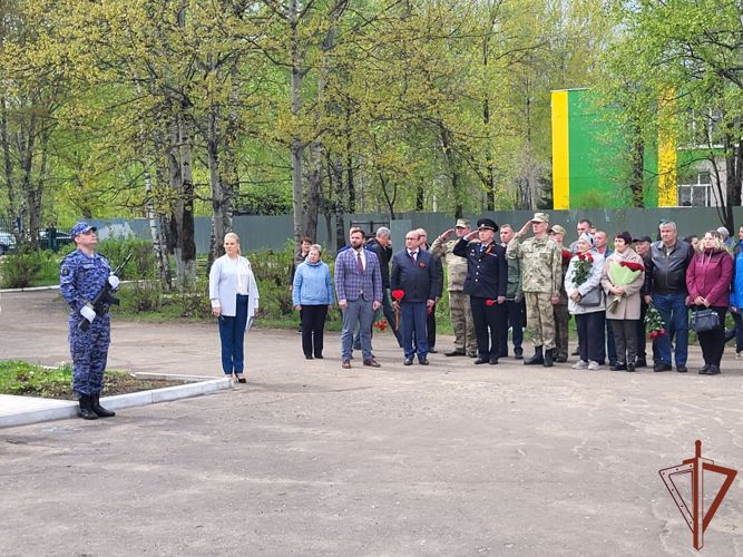 Память погибшего офицера Росгвардии увековечена в Иванове