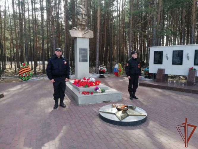 На Урале росгвардейцы приняли участие в памятных мероприятиях, посвященных 78-й годовщине Победы 