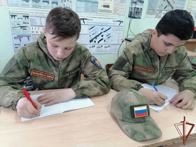 Цикл патриотических встреч со школьниками  продолжает Росгвардия на Урале 