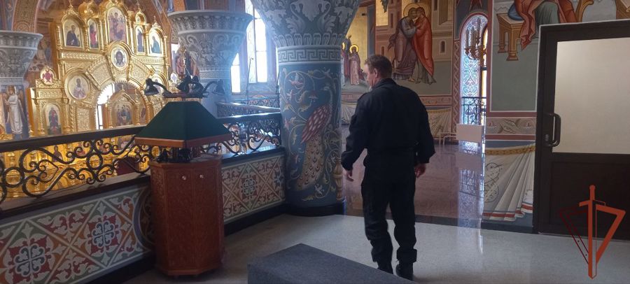 Сотрудники Росгвардии обеспечили безопасность визита в Сургут главы Русской православной церкви и полпреда Президента РФ в УрФО