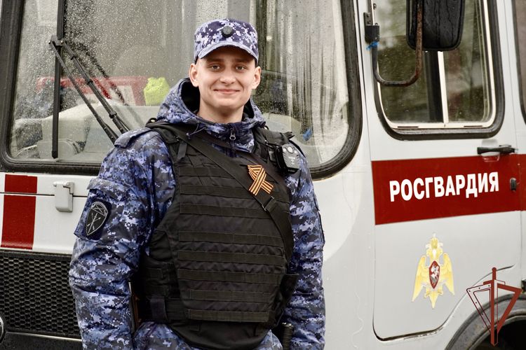 Росгвардейцы Северо-Западного округа присоединились ко Всероссийской акции «Георгиевская ленточка»