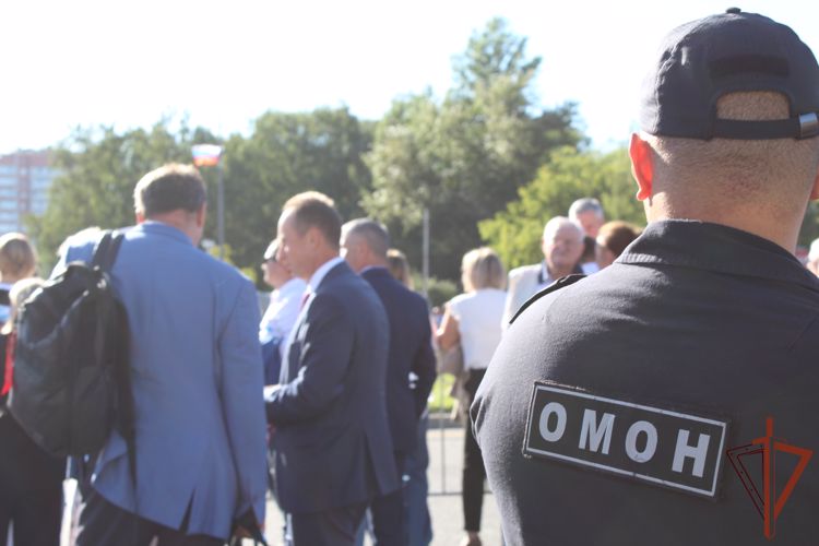 Росгвардейцы обеспечили безопасность праздничных мероприятий в Череповце