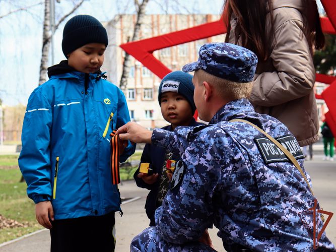В Республике Алтай росгвардейцы приняли участие во всероссийских акциях в преддверии Дня Победы