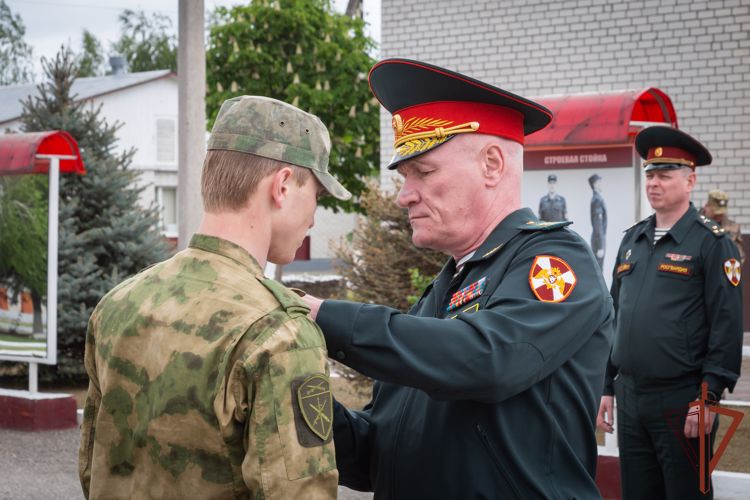 Командующий Северо-Кавказским округом Росгвардии открыл памятник погибшим военнослужащим ведомства