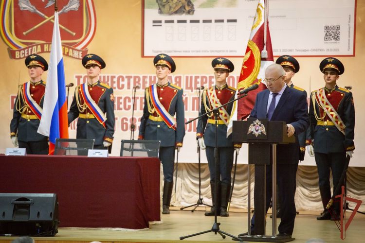Командующий Центральным округом Росгвардии поздравил полк связи с 25-летием со дня образования