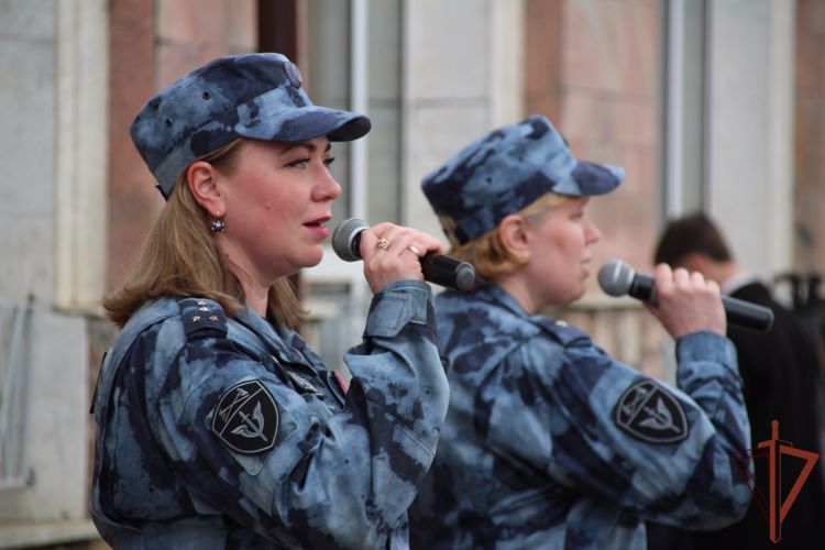 Сотрудники Росгвардии выступили на концерте в Перми по случаю прибытия ретропоезда «Эшелон Победы-2023»