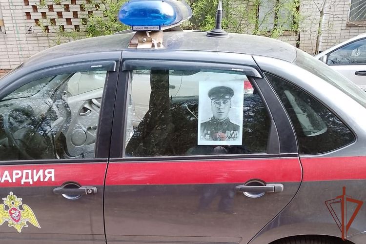 Ко всероссийской акции «Бессмертный автополк» присоединились росгвардейцы из Вологды