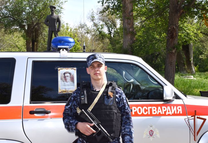 К акции «Бессмертный автополк» присоединились росгвардейцы из Калмыкии (видео)
