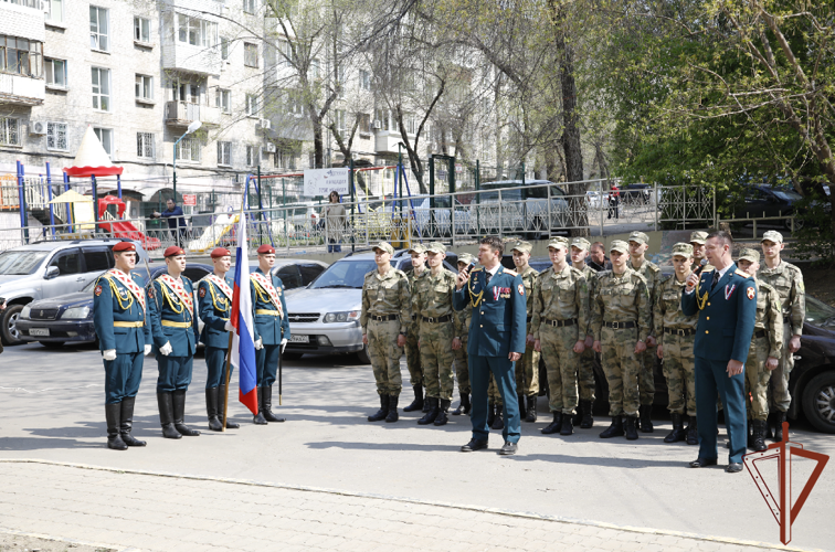 Росгвардейцы Восточного округа провели акцию «Парад у дома ветерана»