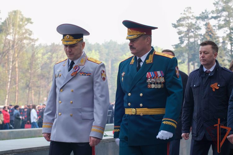 Врио командующего Уральским округом Росгвардии принял участие в памятном мероприятии в честь павших в годы ВОВ