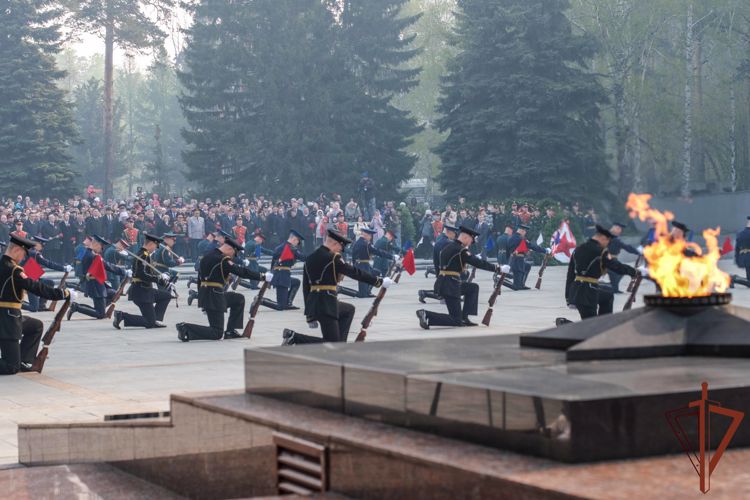 Врио командующего Уральским округом Росгвардии принял участие в памятном мероприятии в честь павших в годы ВОВ