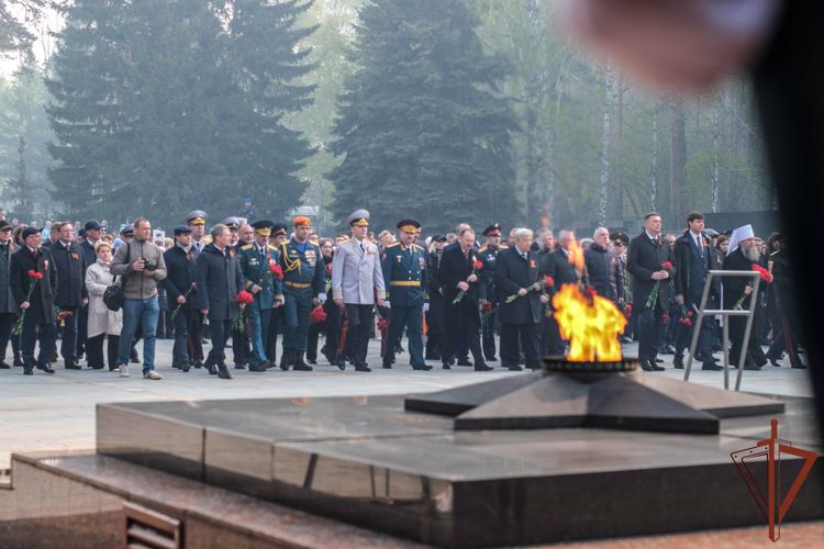 Врио командующего Уральским округом Росгвардии принял участие в памятном мероприятии в честь павших в годы ВОВ