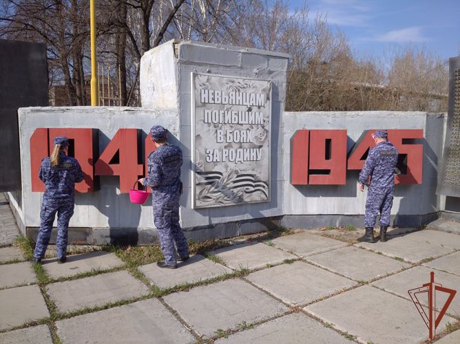 В рамках празднования Дня Победы росгвардейцы в Уральском округе провели ряд военно-патриотических мероприятий