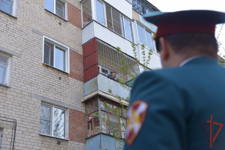 На Урале росгвардейцы поддержали всероссийскую ведомственную акцию «Парад у дома ветерана» (видео)
