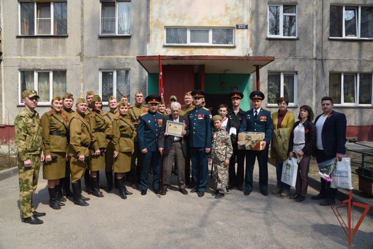 В преддверии Дня Великой Победы командование Сибирского округа Росгвардии поздравило ветеранов Великой Отечественной войны