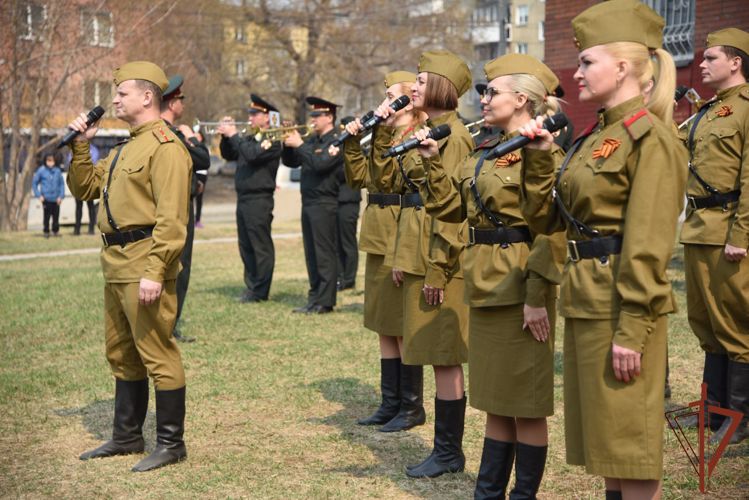 В преддверии Дня Великой Победы командование Сибирского округа Росгвардии поздравило ветеранов Великой Отечественной войны