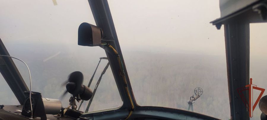 Авиация Росгвардии продолжает оказывать помощь в ликвидации природных пожаров в Свердловской области