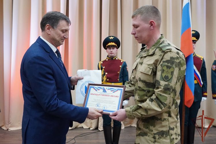 В Санкт-Петербурге чествовали росгвардейцев, охраняющих важные гособъекты
