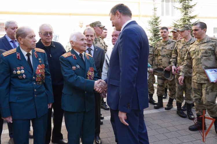 В Санкт-Петербурге чествовали росгвардейцев, охраняющих важные гособъекты