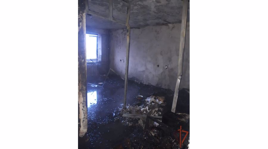 В городе Коммунар Ленинградской области сотрудники Росгвардии организовали эвакуацию жильцов из дома, в котором произошел пожар