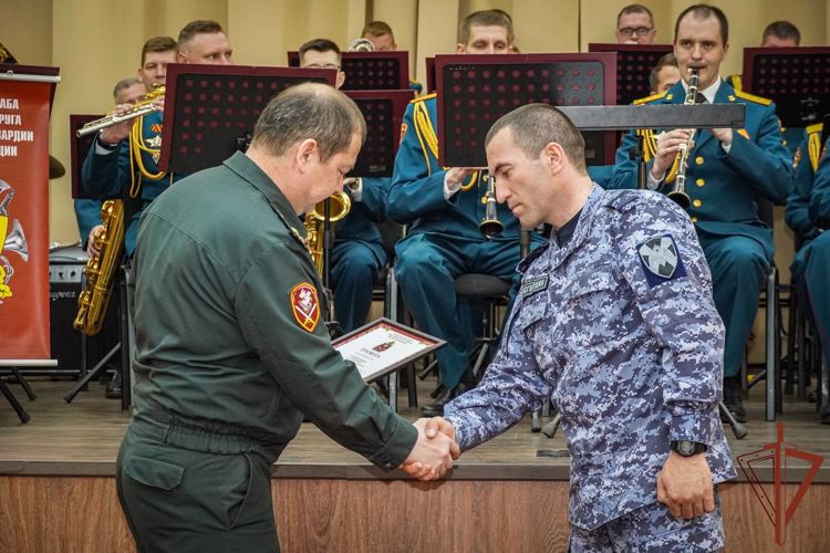Отличившихся в ходе СВО военных автомобилистов Росгвардии наградили в Санкт-Петербурге
