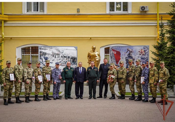 Отличившихся в ходе СВО военных автомобилистов Росгвардии наградили в Санкт-Петербурге