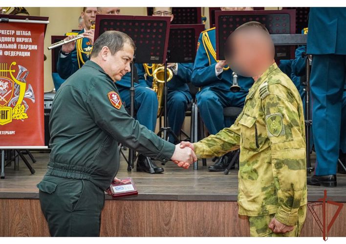 Отличившихся в ходе СВО военных автомобилистов Росгвардии наградили в Санкт-Петербурге