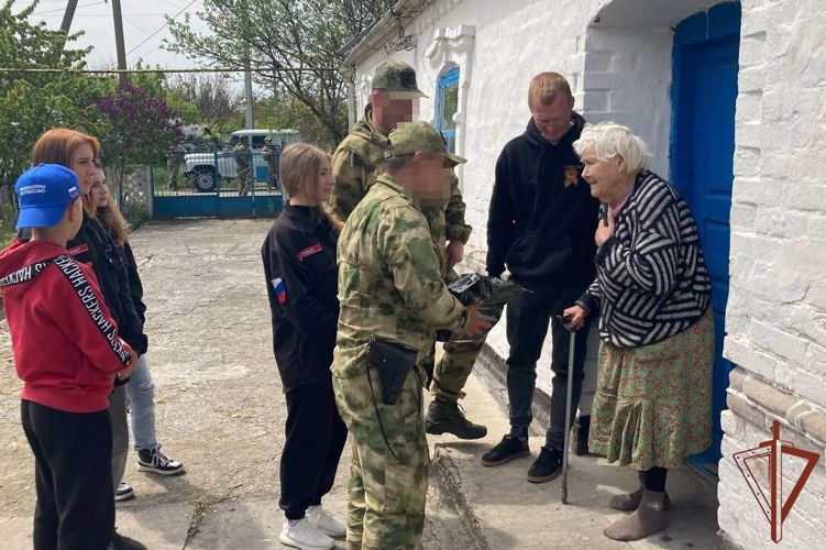 Росгвардейцы в Запорожской и Херсонской областях провели ряд посвященных Великой Победе мероприятий