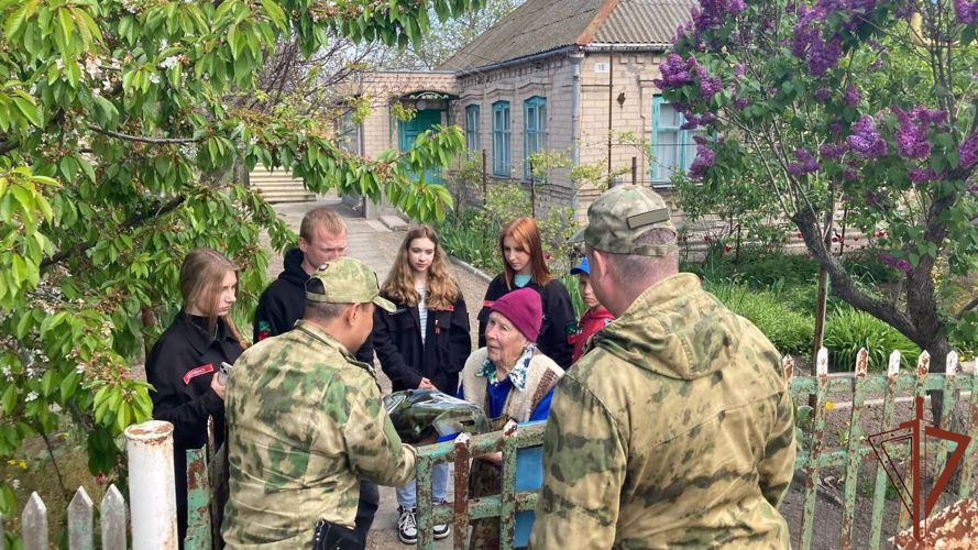 Росгвардейцы в Запорожской и Херсонской областях провели ряд посвященных Великой Победе мероприятий 