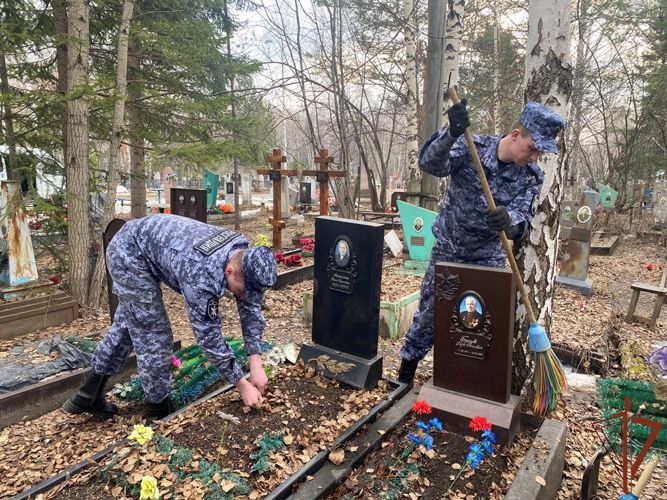Росгвардейцы продолжают облагораживать места захоронений фронтовиков в Томске