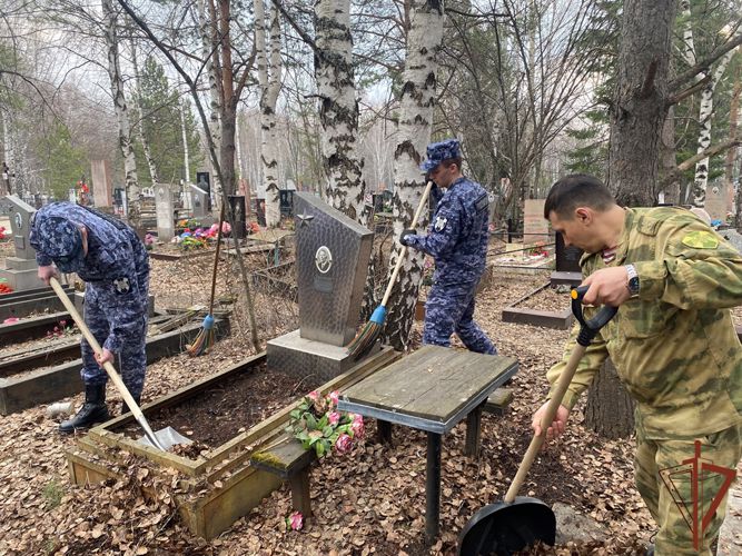Росгвардейцы продолжают облагораживать места захоронений фронтовиков в Томске