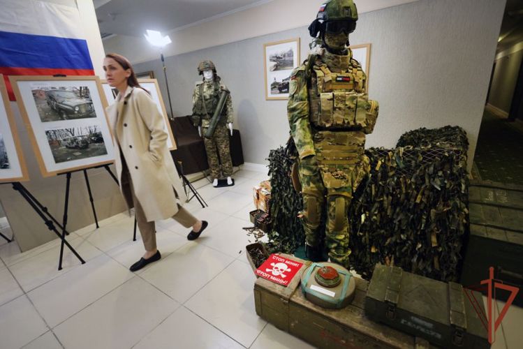 Тематическую выставку представила Росгвардия на образовательном молодежном форуме в Алтайском крае